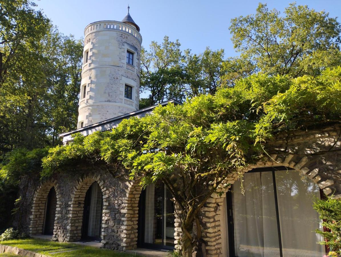 Chambres D'Hotes La Tour De Bellevue Saumur Exterior foto